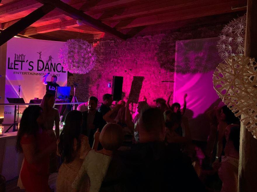 Römerhof Let's Dance Hochzeit und Partyband & DJ